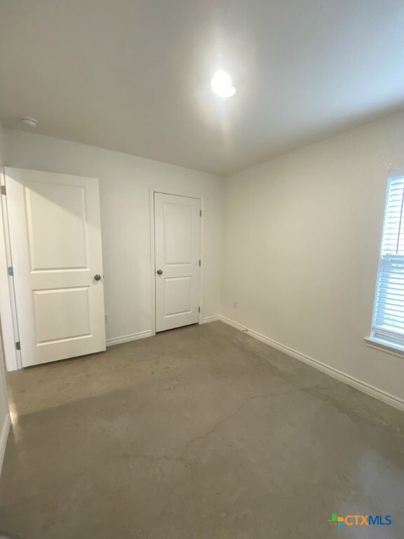 Building Photo - 1214 Lehmann Dr