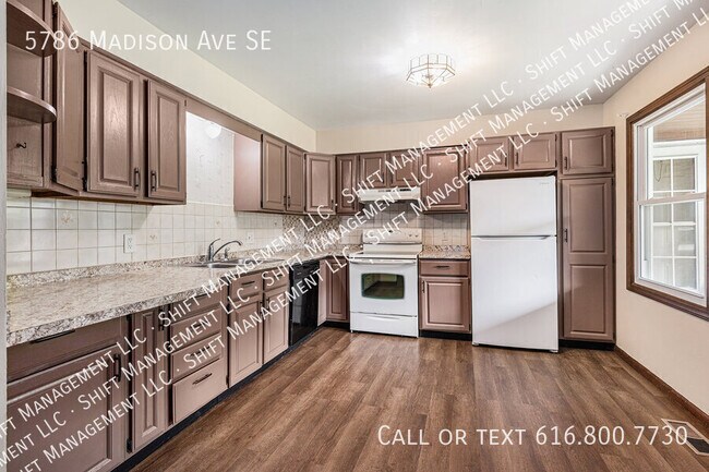 Building Photo - 5786 Madison Ave SE