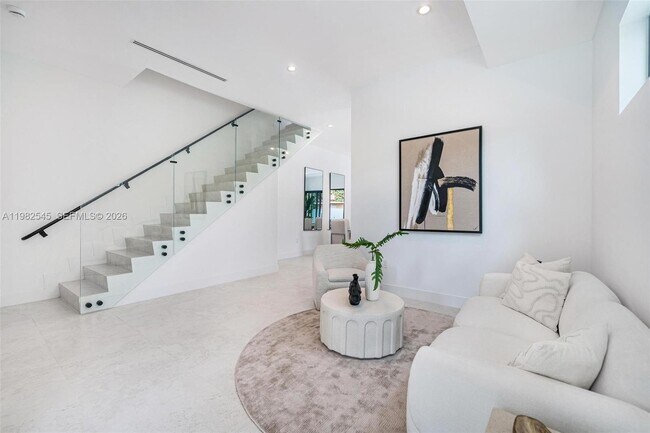 Building Photo - 2937 SW 21st St