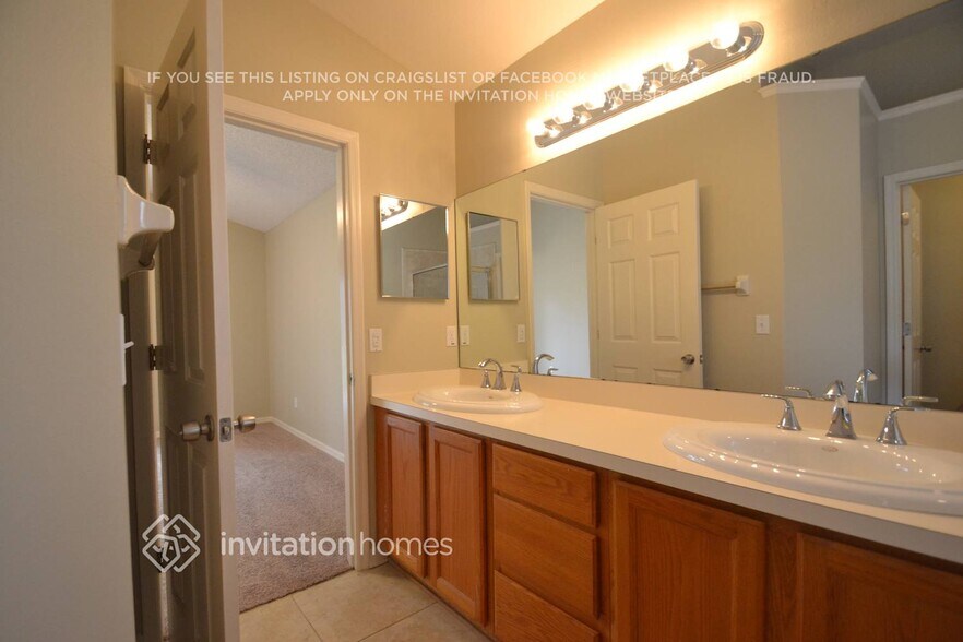 Building Photo - 2773 Aragon Terrace