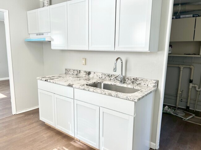 Building Photo - 219 N 37th St