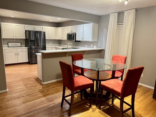 Building Photo - Beautifully Remodeled 3 Bed/3 Bath Home in Stetson Hills