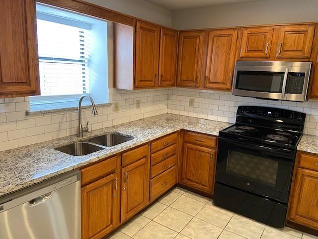 Building Photo - 2303 Markland St