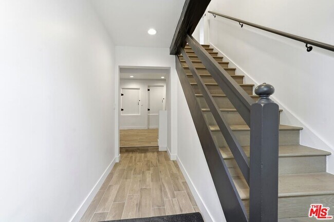 Building Photo - 5452 Harcross Dr