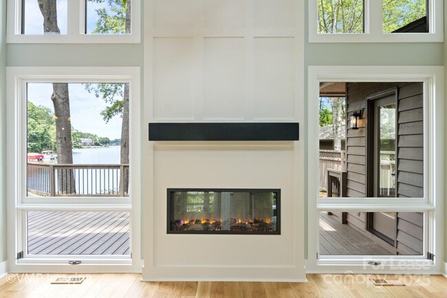 Building Photo - 449 Windward Dr