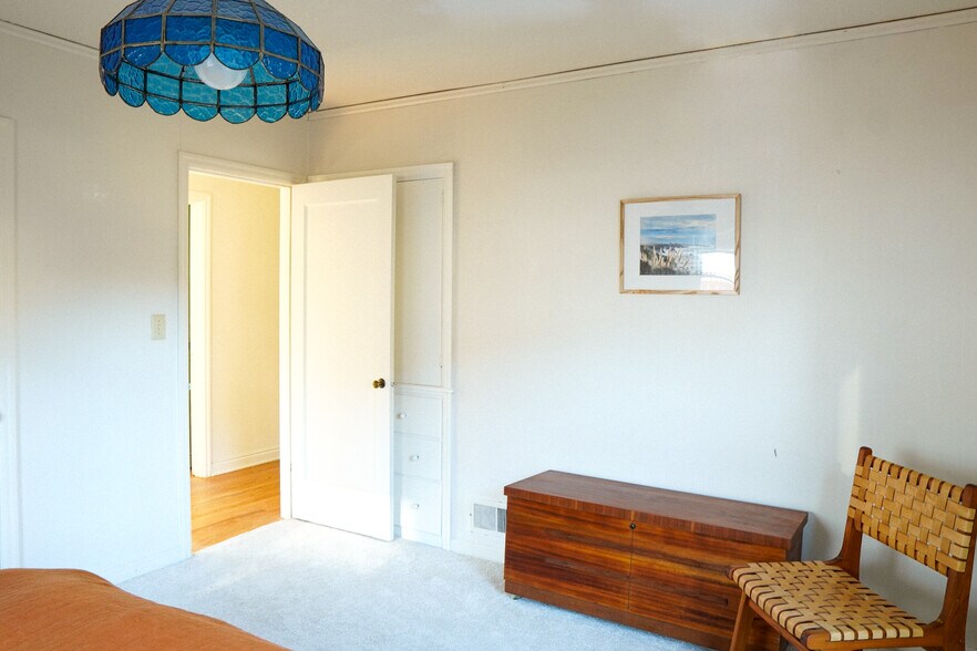 Building Photo - 4603 NE Irving St