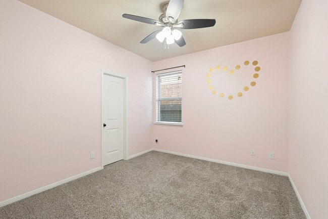 Building Photo - 9722 Massanutten Ln