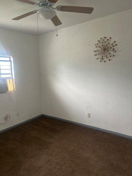 Building Photo - 1207 N Ross Ave