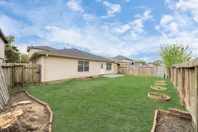Building Photo - 19618 Beachy Ct