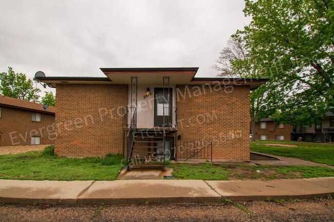 Building Photo - 2916-2924 Glendale Dr