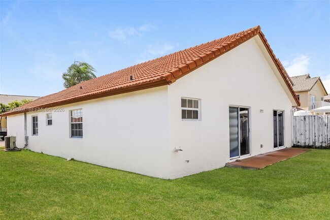 Building Photo - 5860 SW 150th Ave