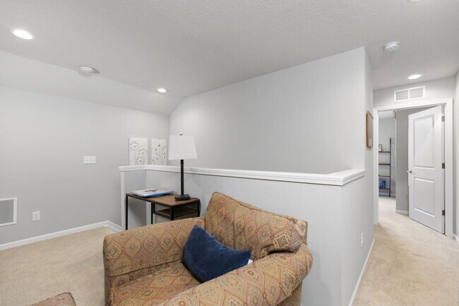 Building Photo - 402 Henstride Ct