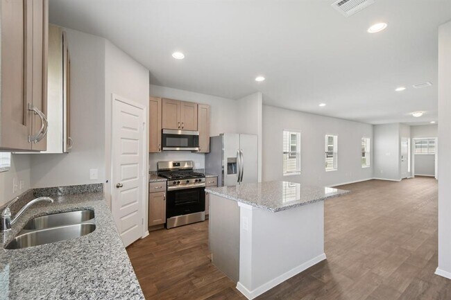 Building Photo - 125 Honeybee Ln