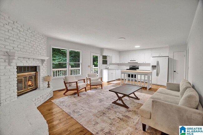 Building Photo - 3541 W Lakeside Dr