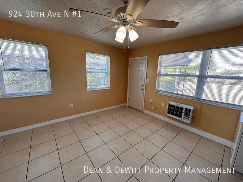Building Photo - 1 Bed/1 Bath