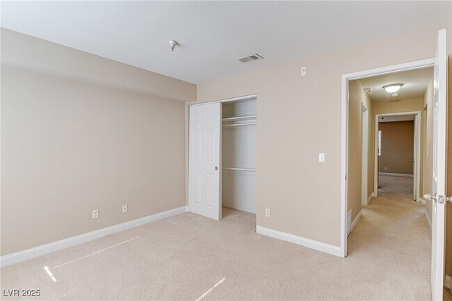 Building Photo - 2750 S Durango Dr