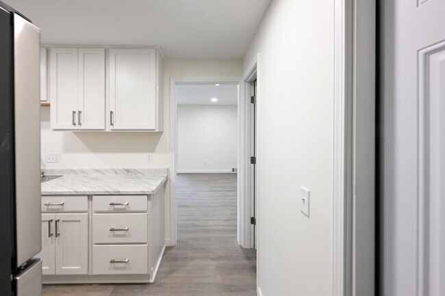 Building Photo - 108 Western Ave