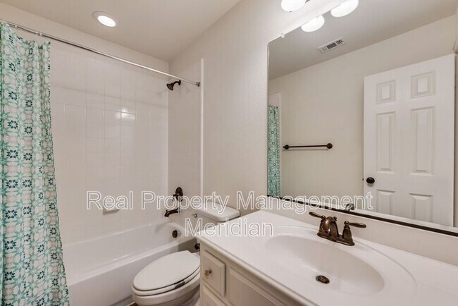 Building Photo - 14900 Foxbriar Ln