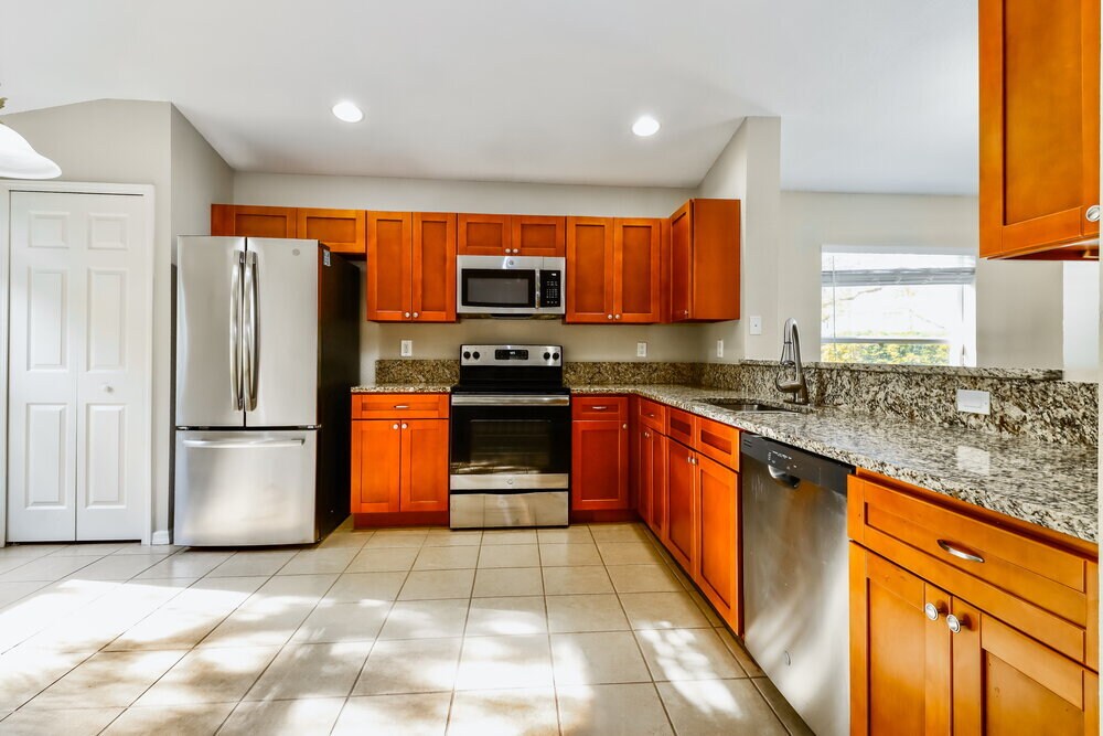 Building Photo - 11921 Autumn Creek Dr