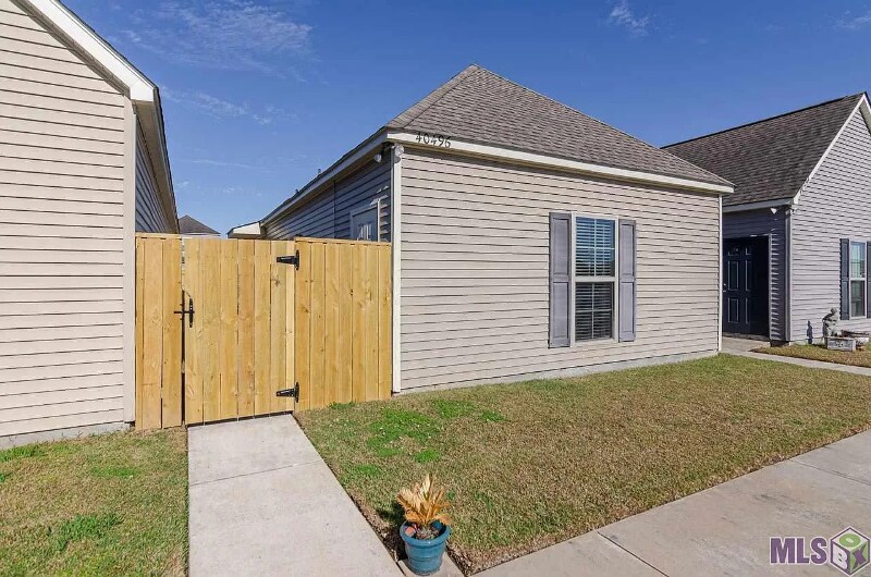 Building Photo - 40496 Sage Field Ct