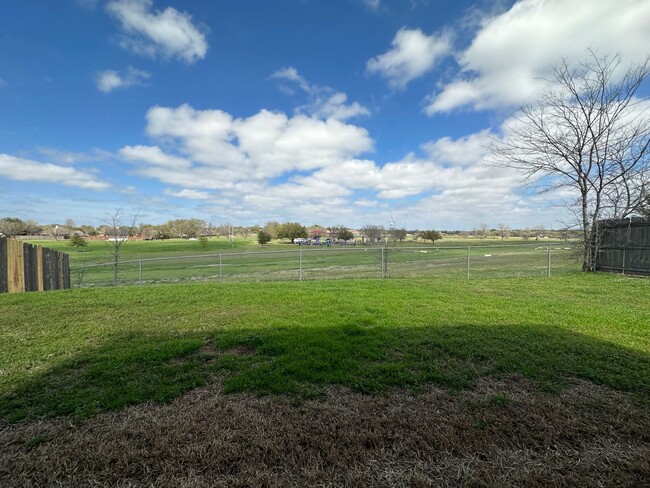 Building Photo - Duplex