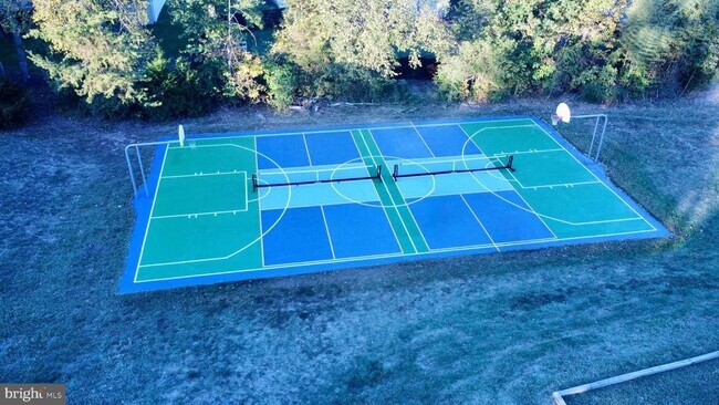 Building Photo - 2410 Dakota Lakes Dr