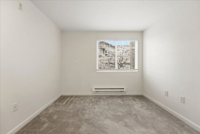 Building Photo - $1,850/mo • 2BD/2BA • W/G/S Included • $800 Deposit OAC