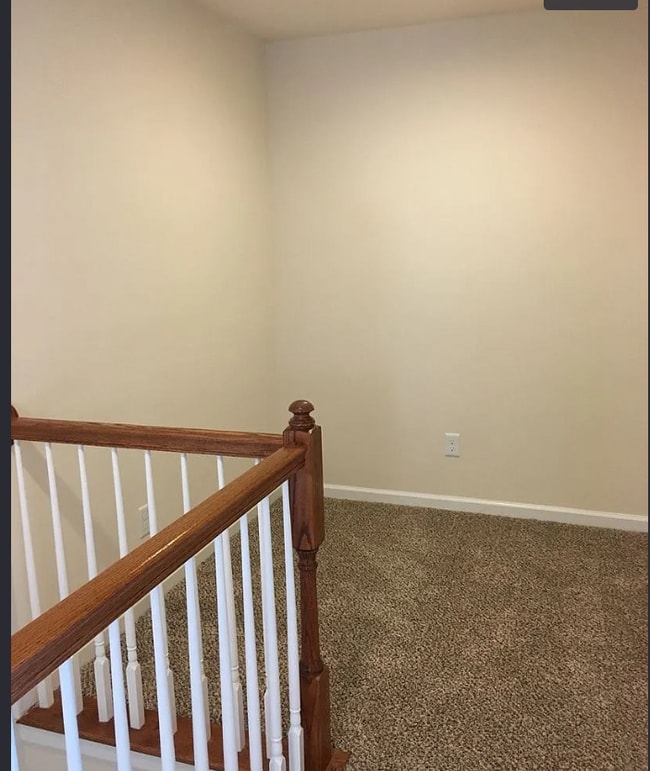 Building Photo - 8 Irvington Dr