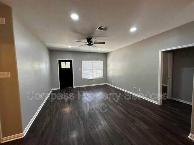 Building Photo - 1613A Bagby Ave