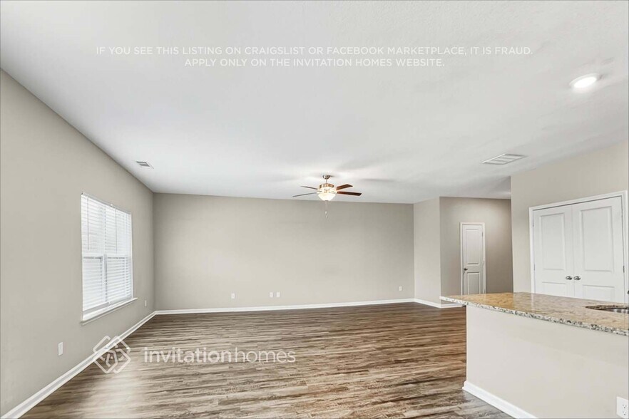 Building Photo - 439 Vermeer Ct