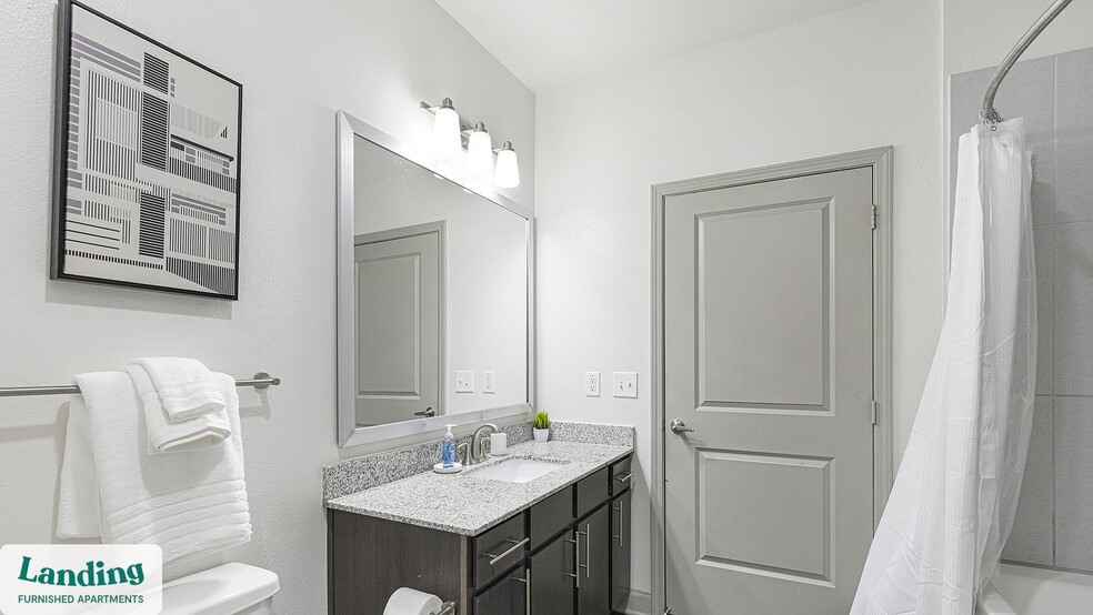 Building Photo - 2800 NE Green Oaks Blvd