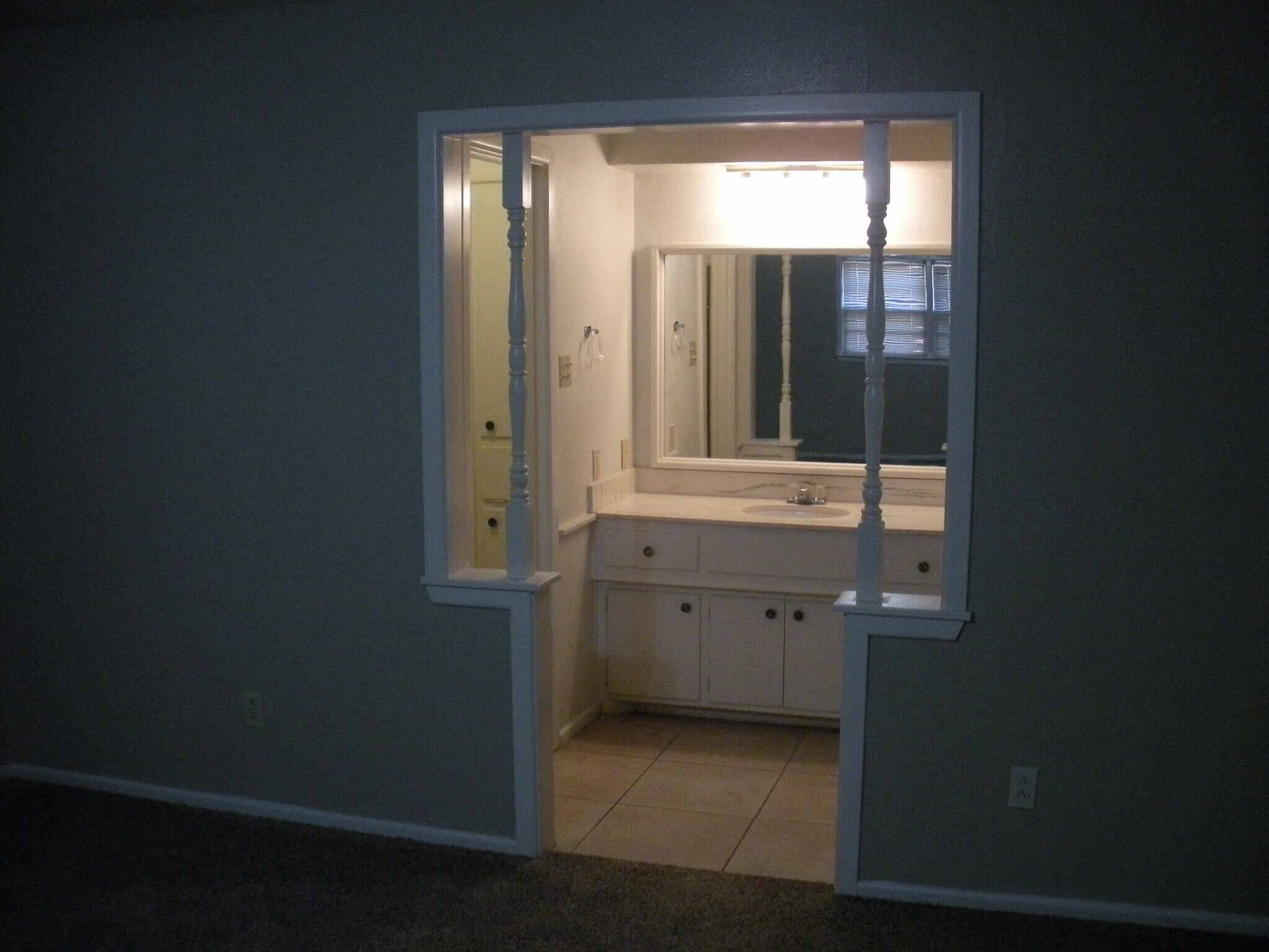 entry to bath area in master bedroom - 3823 51st St