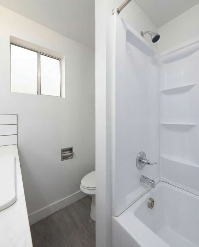 Building Photo - 2012 N Cincinnati St