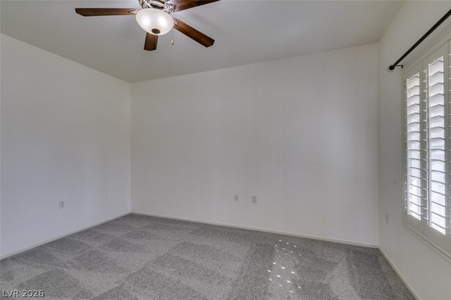 Building Photo - 3400 Cabana Dr