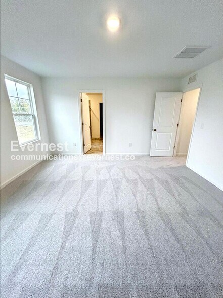 Building Photo - 44 Regal Gdns Ct