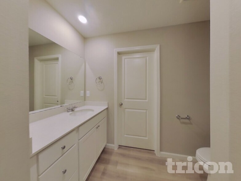 Building Photo - 2901 Grand Finale St