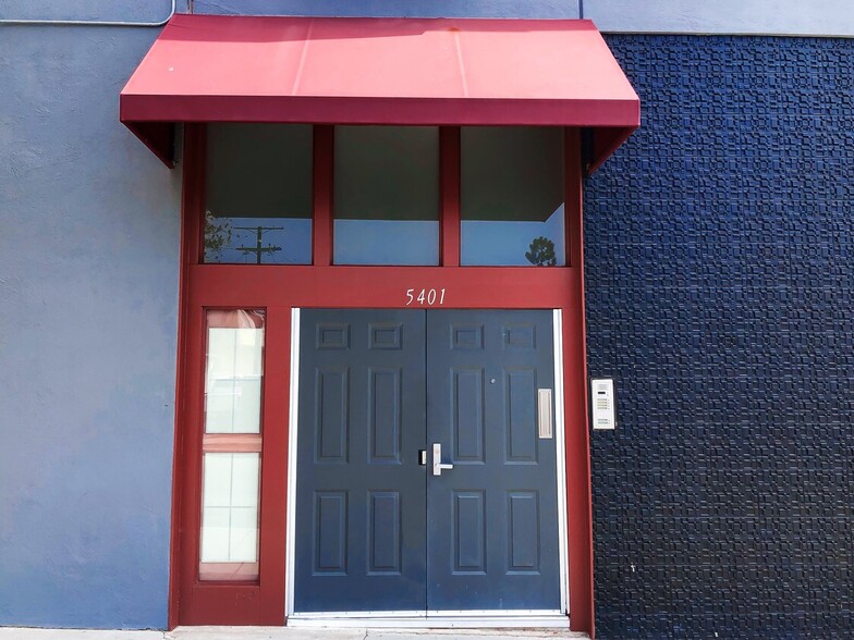 Building Photo - 5401 Alvern Cir
