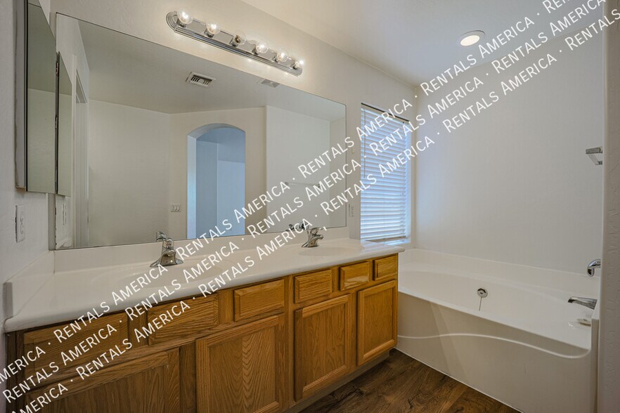 Building Photo - 3218 N 127th Ln