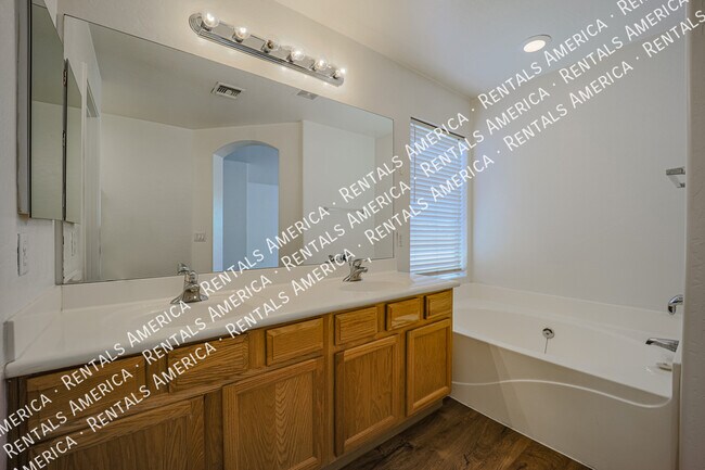 Building Photo - 3218 N 127th Ln