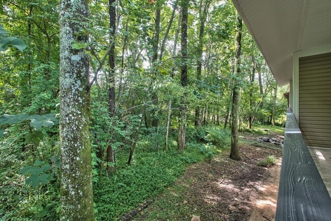 Building Photo - 2913 Woodrich Dr