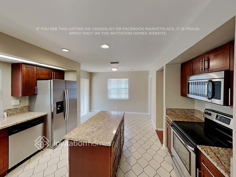 Building Photo - 11440 NW 18th Manor