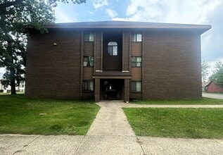 Building Photo - 817 6th Ave S