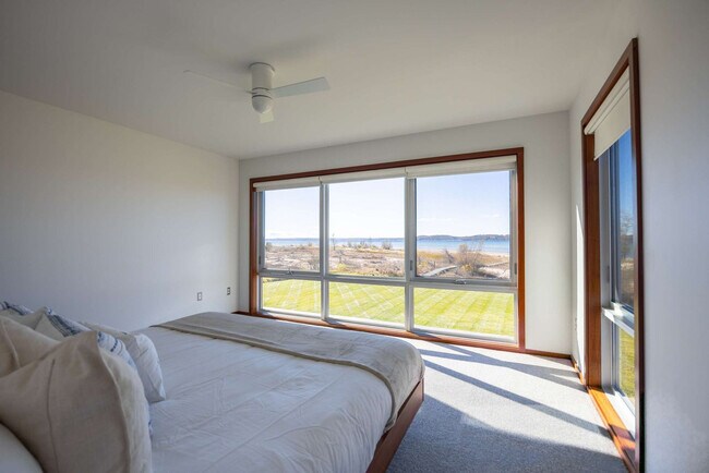 Building Photo - 11988 Cabana Shores Dr