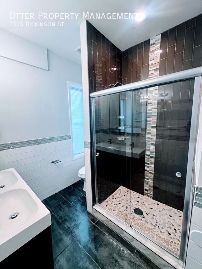 Building Photo - 2315 Dickinson St