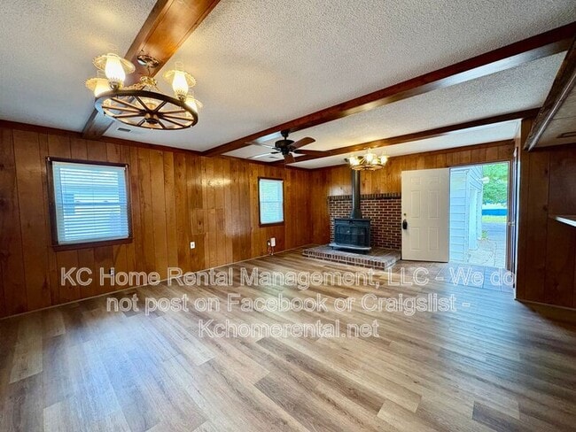 Building Photo - 7839 Robinson St