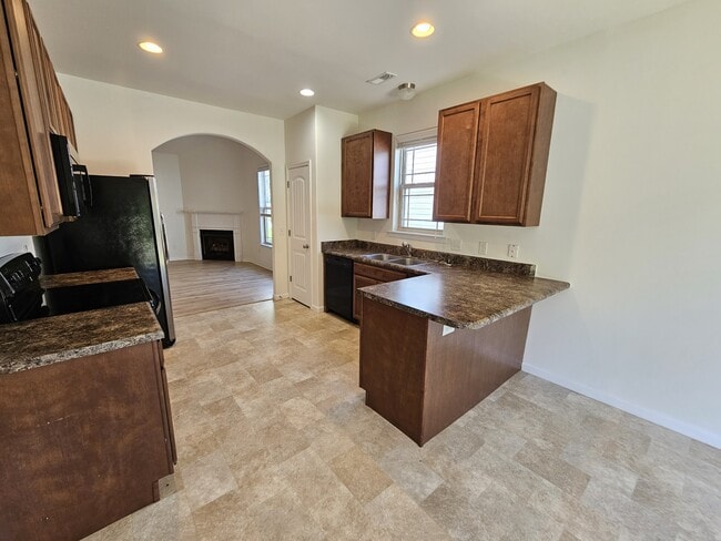 Building Photo - 185 Bur Oak Dr