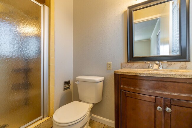 Building Photo - * Move-In Special * Beautiful 4 Bed / 3 Ba...