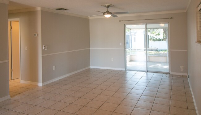 Building Photo - Fantastic 2 bedroom home all tile floors a...