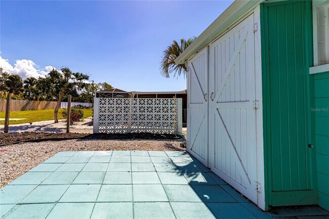 Building Photo - 5923 Briarwood Ave