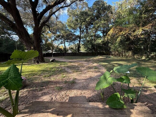 Building Photo - Pensacola - 32503 - 2 bedroom, 2 bathroom